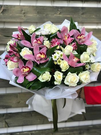 Букет цветов из: Розы и Хризантемы в Навле