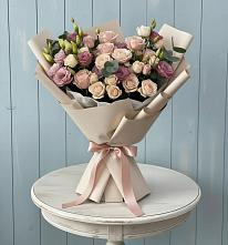 Букет цветов из:  Розы и Лизиантусы в Навле