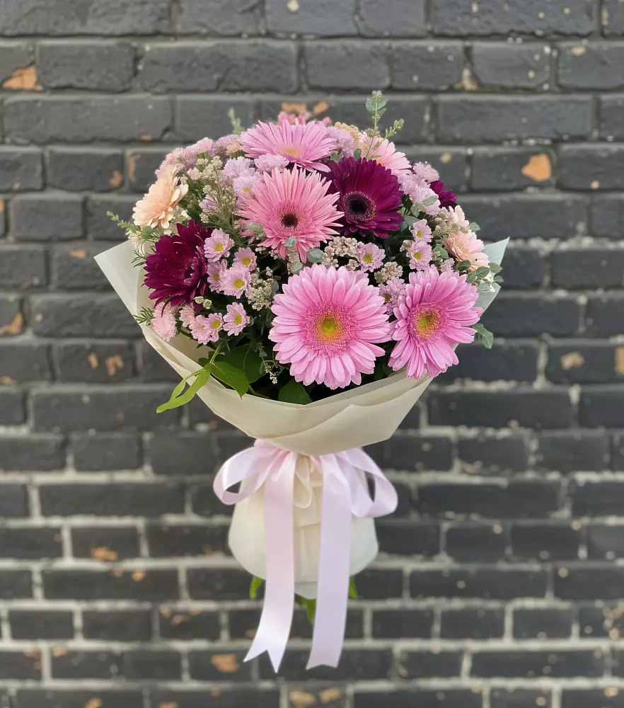 Букет цветов из: Герберы и Хризантемы в Навле