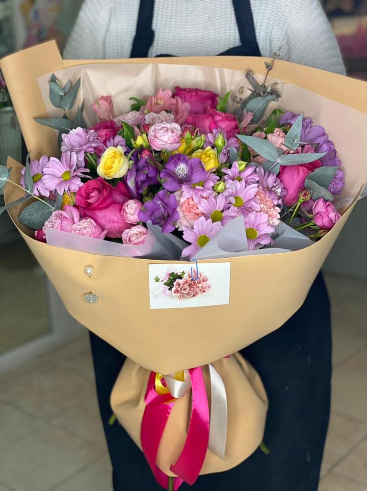 Букет цветов из: Хризантемы, Гвоздики и Альстромерии в Навле