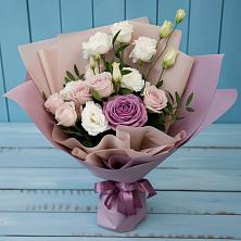 Букет цветов из:  Розы и Лизиантусы в Навле