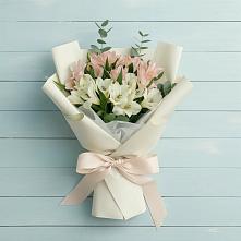 Букет цветов из:  Альстромерии в Навле