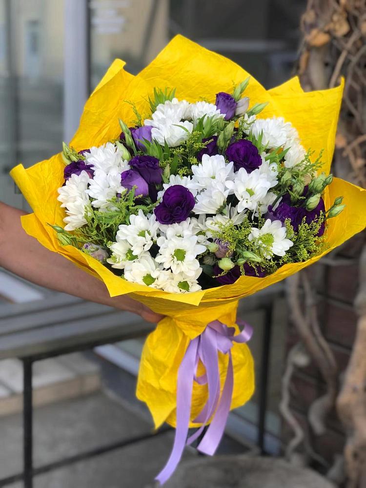 Букет цветов из: Ирисы, Хризантемы и Ромашки в Навле