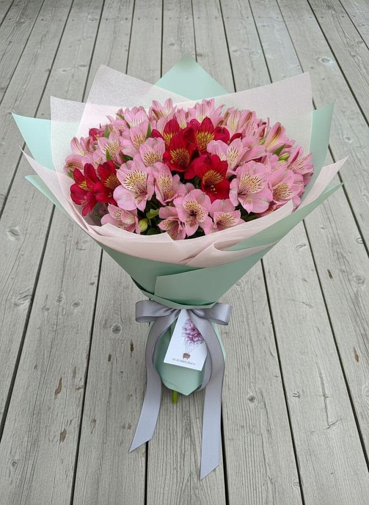 Букет цветов из: Альстромерии в Навле