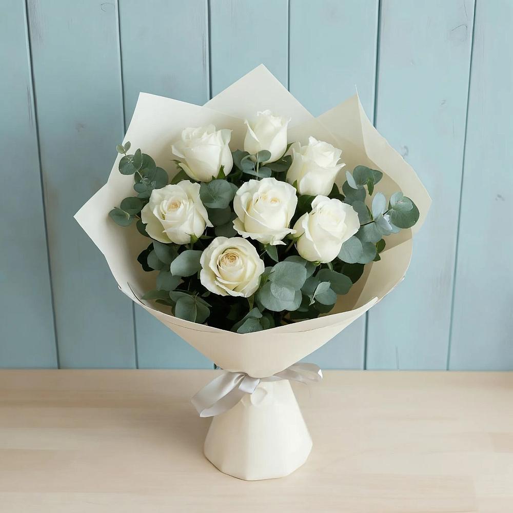 Букет Белые розы в Эвкалипте в Навле