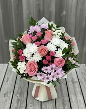 Букет цветов из:  Альстромерии, Гвоздики, Розы и Хризантемы в Навле