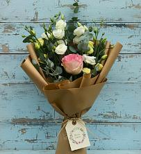 Букет цветов из:  Розы и Лизиантусы в Навле