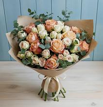 Букет цветов из:  Альстромерии и Розы #REPLACE_PRED# Навле